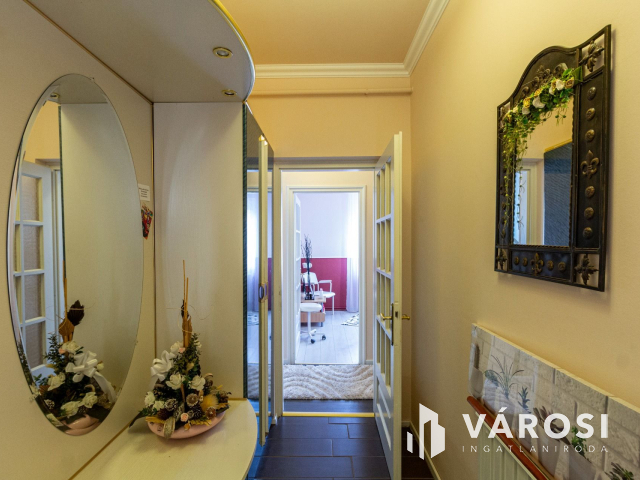 Mindszent központjától 5 perc sétára.