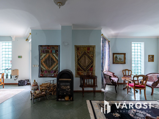 Családias HOTEL eladó Szentendrén pár percre a Dunaparttól!