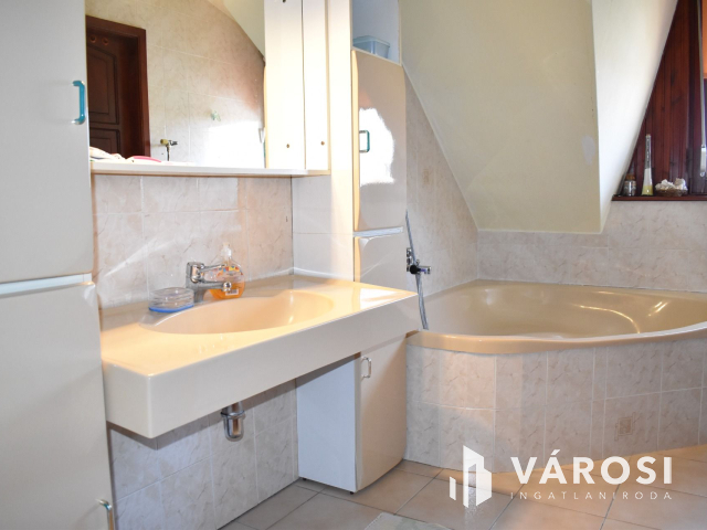 6 szobás családi ház a paradicsomban!