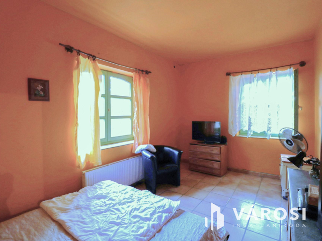 Befektetési lehetőség Vállalkozásra alkalmas 2 szintes ház