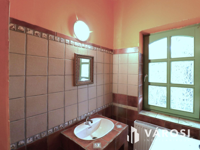 Befektetési lehetőség Vállalkozásra alkalmas 2 szintes ház