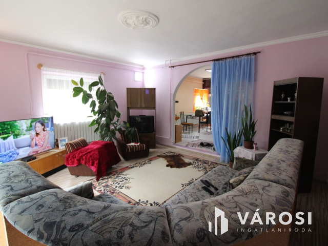 Tótkomlóson 4 szobás családi otthon