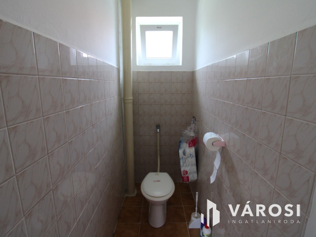 Tótkomlóson 4 szobás családi otthon