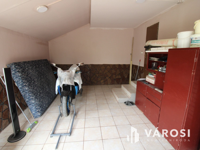 Tótkomlóson 4 szobás családi otthon