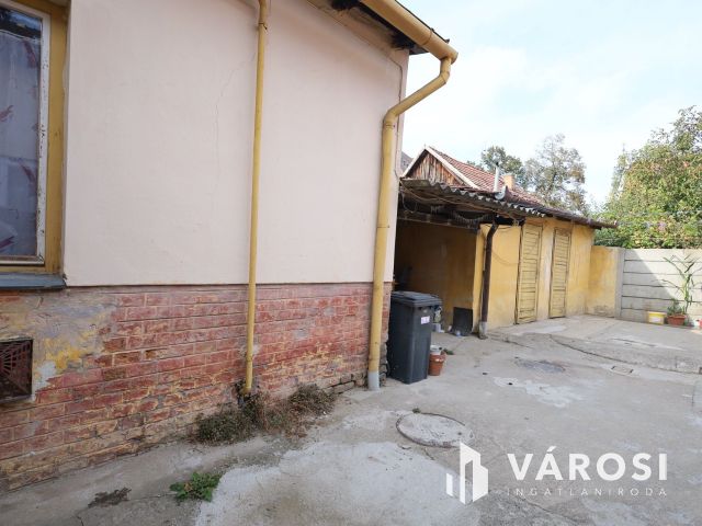 Eladó üzlethelyiség Gyulán a posta mellett