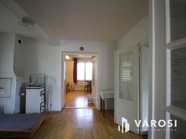 Madárcsicsergős tanya, nagy telekkel