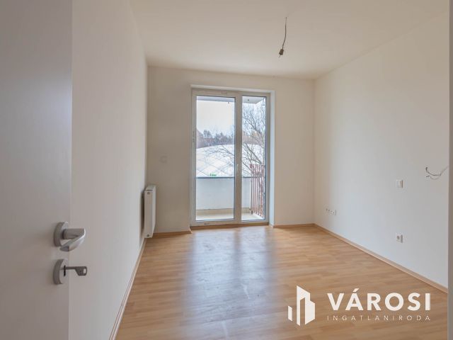 Kulcsrakész lakás Péterhegyen C-F-2