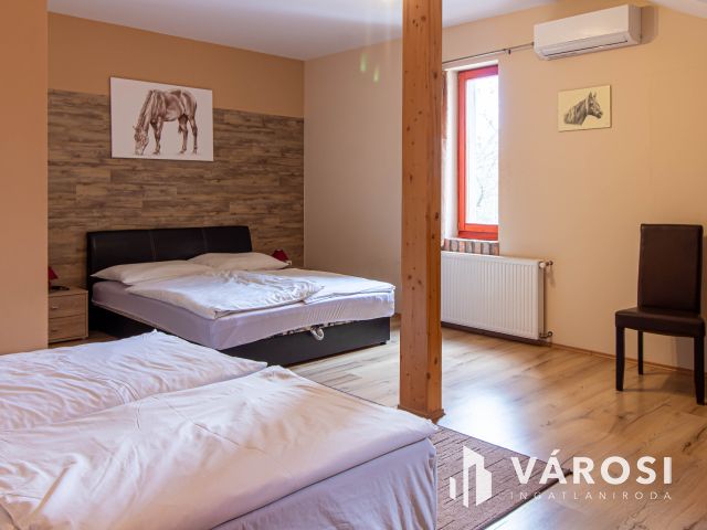 Kiemelkedő befektetési lehetőség Páty központjában!