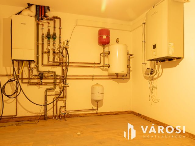 Új Építésű, A+++ Energiabesorolású Ikerház Fél Zsámbékon