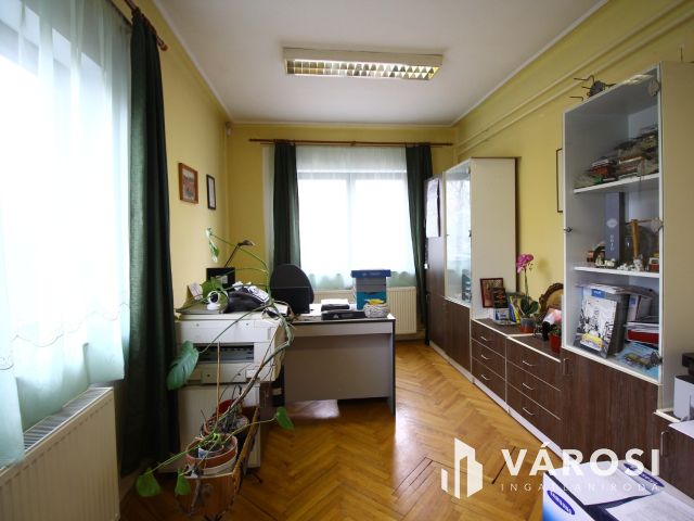 Vásárhelyen kiváló telephelyet kínálok.