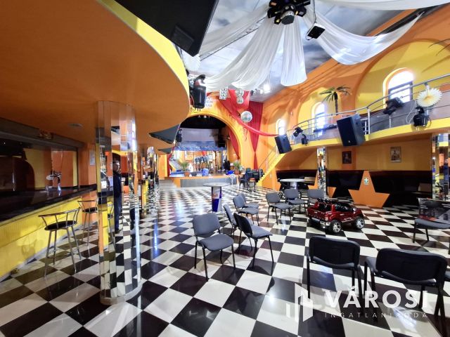 Működő DISCÓ épület, autószerelő műhely, telephely egyben