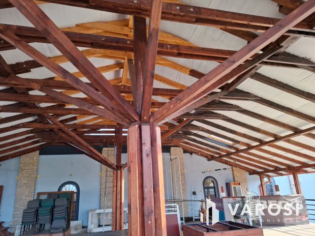 Működő DISCÓ épület, autószerelő műhely, telephely egyben