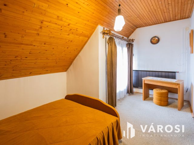 Jó elrendezésű belvárosi sorház kedvező áron