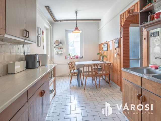 Kétgenerációs 6 szobás családi ház Szőregen