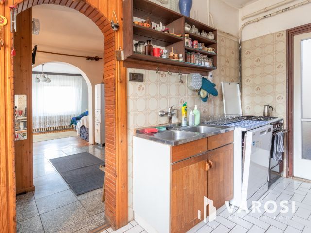 Kétgenerációs 6 szobás családi ház Szőregen