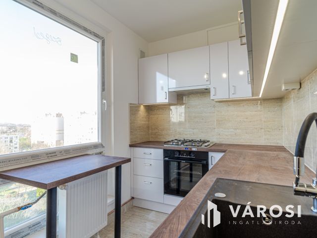 TELJESEN FELÚJÍTOTT 2 SZOBÁS PANEL LAKÁS A GÁZ UTCÁBAN