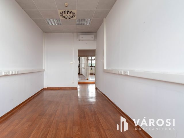 Csepel HÉV állomástól 2 percre 132 m2-es irodablokk kiadó