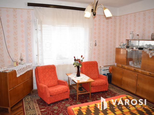 3 szobás családi ház a fürdő mellett!