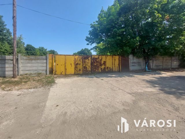 Ipari-logisztikai célokra alkalmas, 3498 m2-es telek, 15.ker