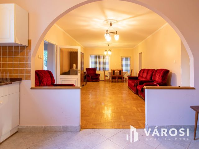 Tágas családi ház Pátyon, Budapest közvetlen szomszédságában