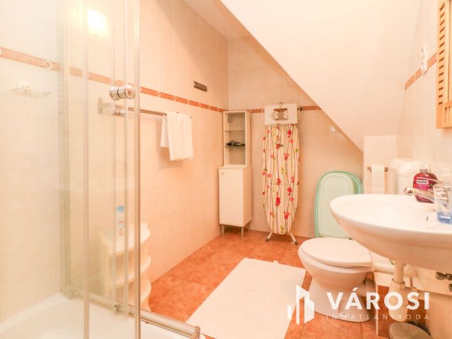 Családi ház 2 apartmannal Gyulán, a Várfürdő közelében!