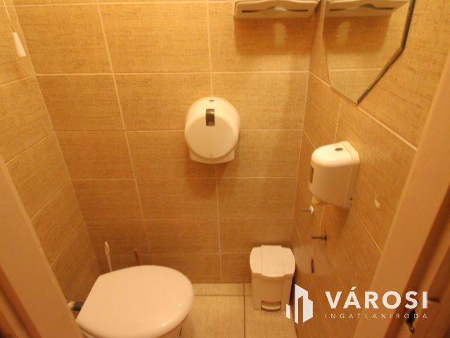 Páratlan lehetőség a belváros szívében.