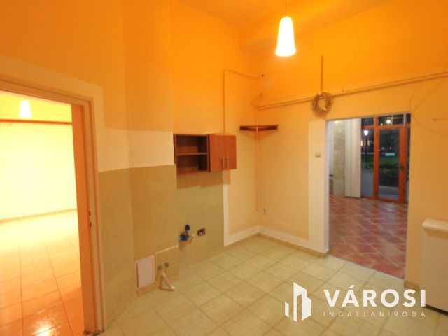 Páratlan lehetőség a belváros szívében.