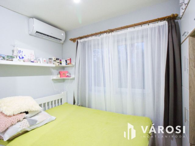 Vásárhelyen, Újkishomokon