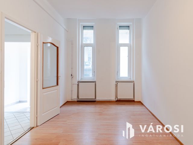 Belvárosi lakás, Zsinagóga 1 perc sétára - földszint