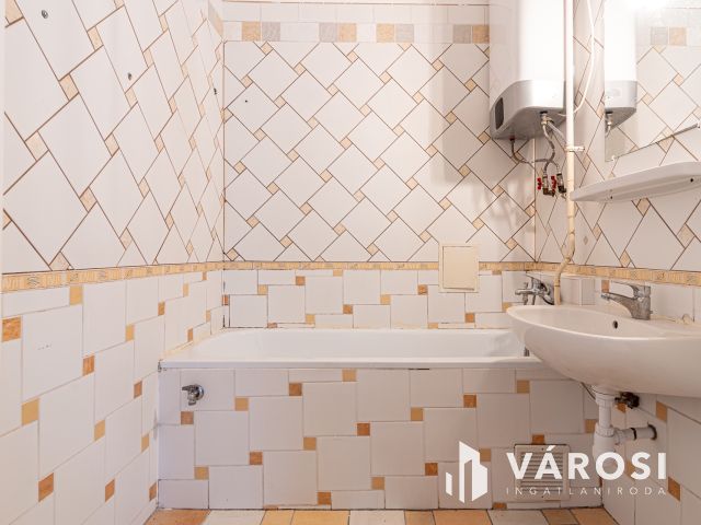 Belvárosi lakás, Zsinagóga 1 perc sétára - földszint