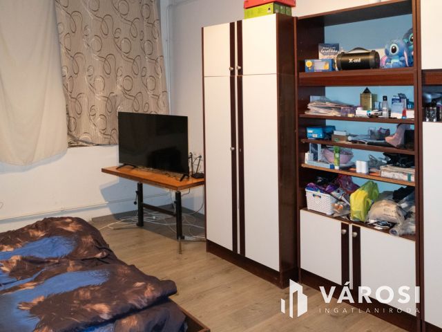 Többgenerációs Családi ház  Kiskundorozsma központi részén.