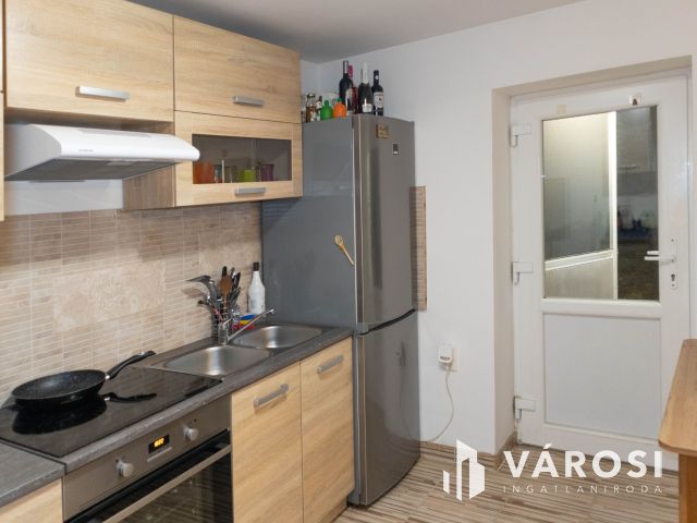 Többgenerációs Családi ház  Kiskundorozsma központi részén.