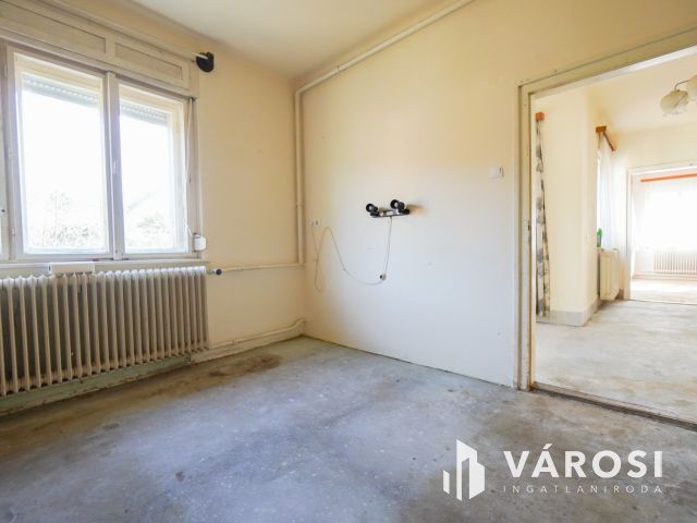 Felújítandó családi ház szenzációs településen!