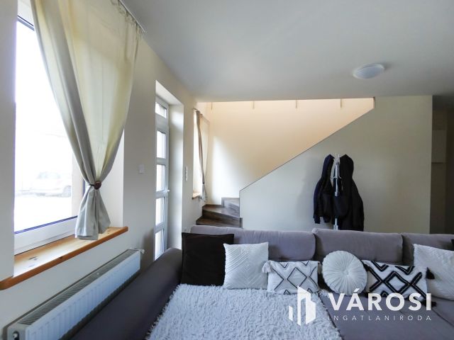 Kertvárosi, 3 lakásos Ikerházfél