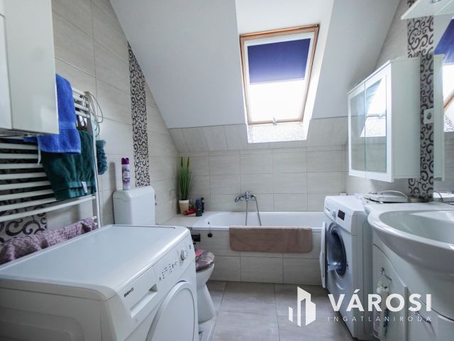 Kertvárosi, 3 lakásos Ikerházfél