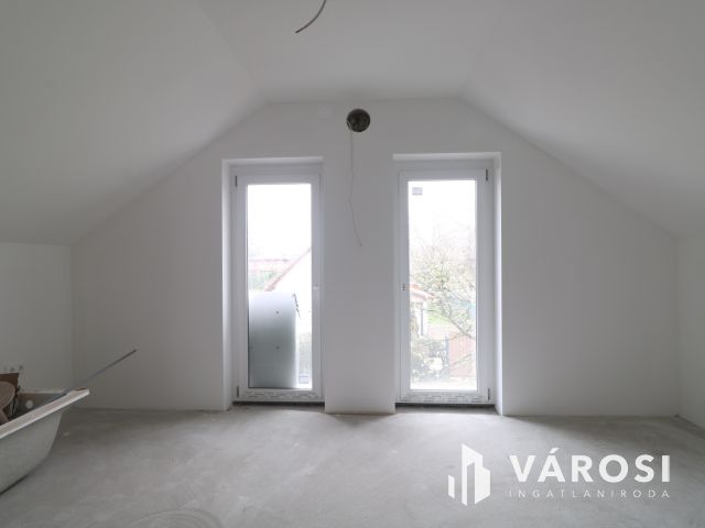 Kulcsrakész ikerház Újszegeden.