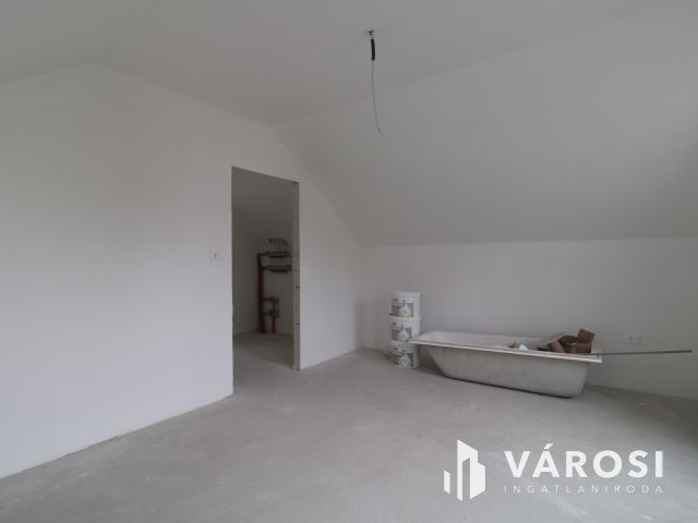 Kulcsrakész ikerház Újszegeden.