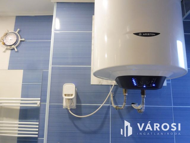 Tökéletes helyen,pénztárca barát kis lakás eladó.