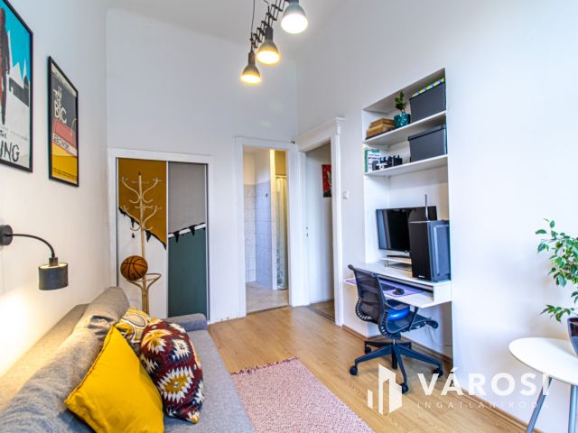 Napfényes és stílusos lakás a Belgrád rakparton