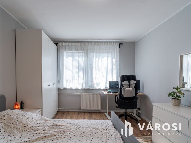 Csorba csííííík ..... (eladó panel lakás)