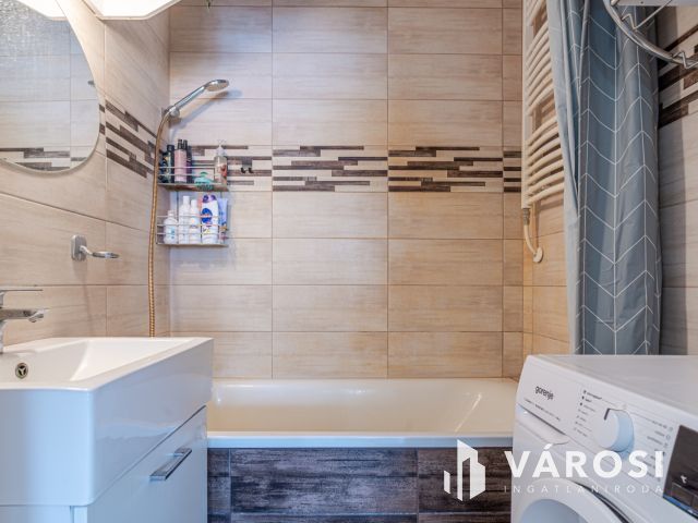 Csorba csííííík ..... (eladó panel lakás)