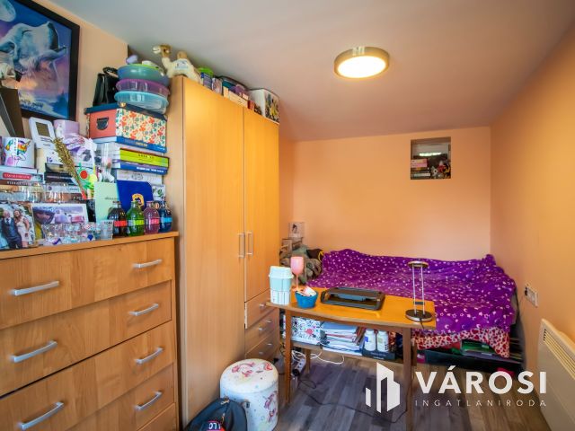 Felújított 5 szobás családi ház Dinnyésen