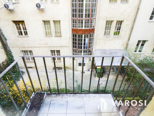 Több lakásra bontható szenzációs elhelyezkedéssel!