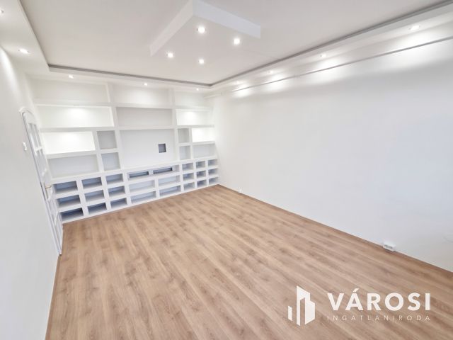 Igényesen felújított panel lakás jó helyen