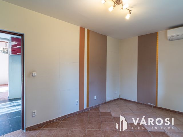 Medencés ház Gyálaréten