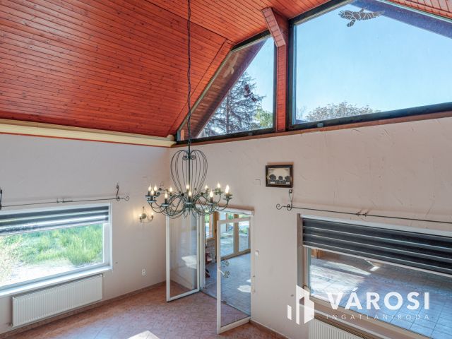 Medencés ház Gyálaréten